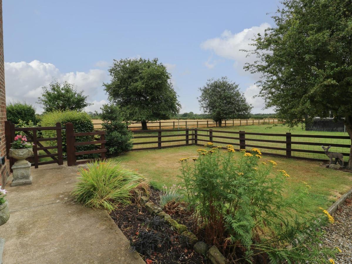 2 Crosslands Villa York Exterior photo