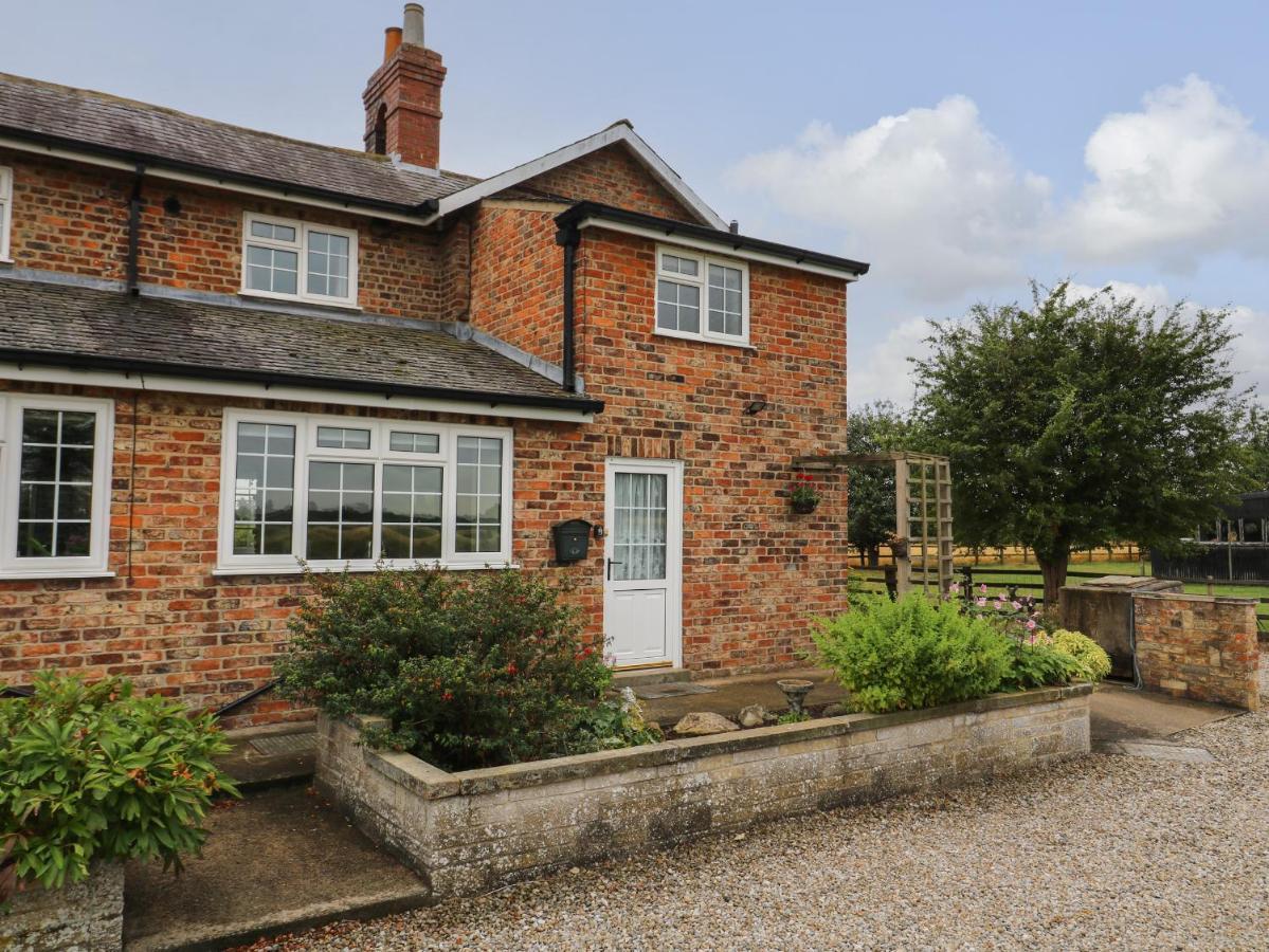 2 Crosslands Villa York Exterior photo