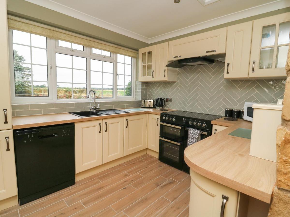 2 Crosslands Villa York Exterior photo