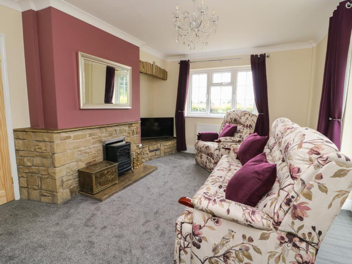 2 Crosslands Villa York Exterior photo